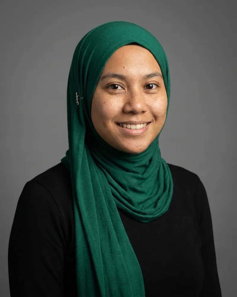 Jewel tone look with an emerald hijab